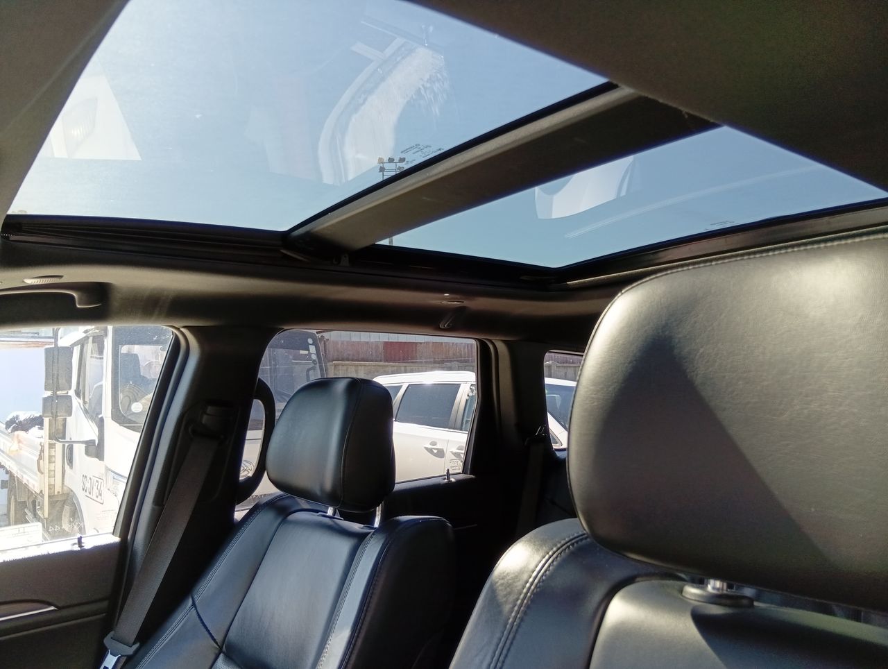 Jeep Grand Cherokee — foto 25 de 28