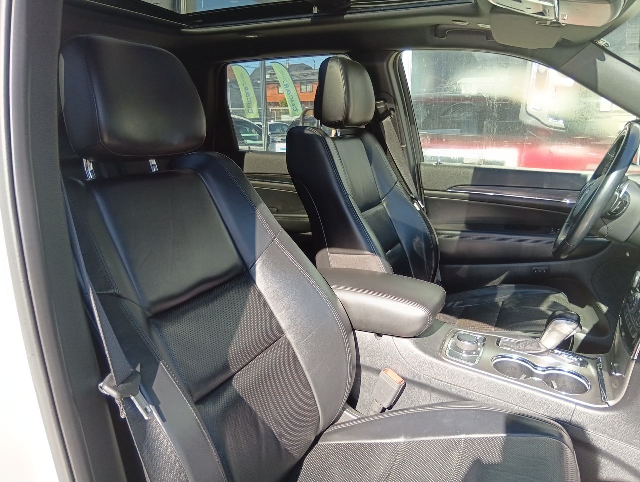 Jeep Grand Cherokee — foto 26 de 28