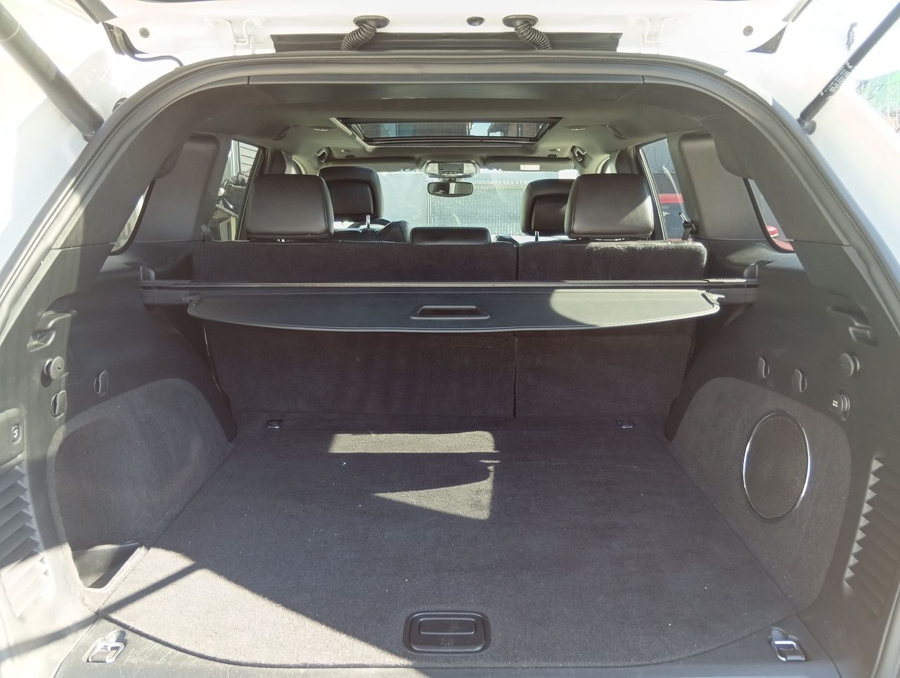 Jeep Grand Cherokee — foto 14 de 28