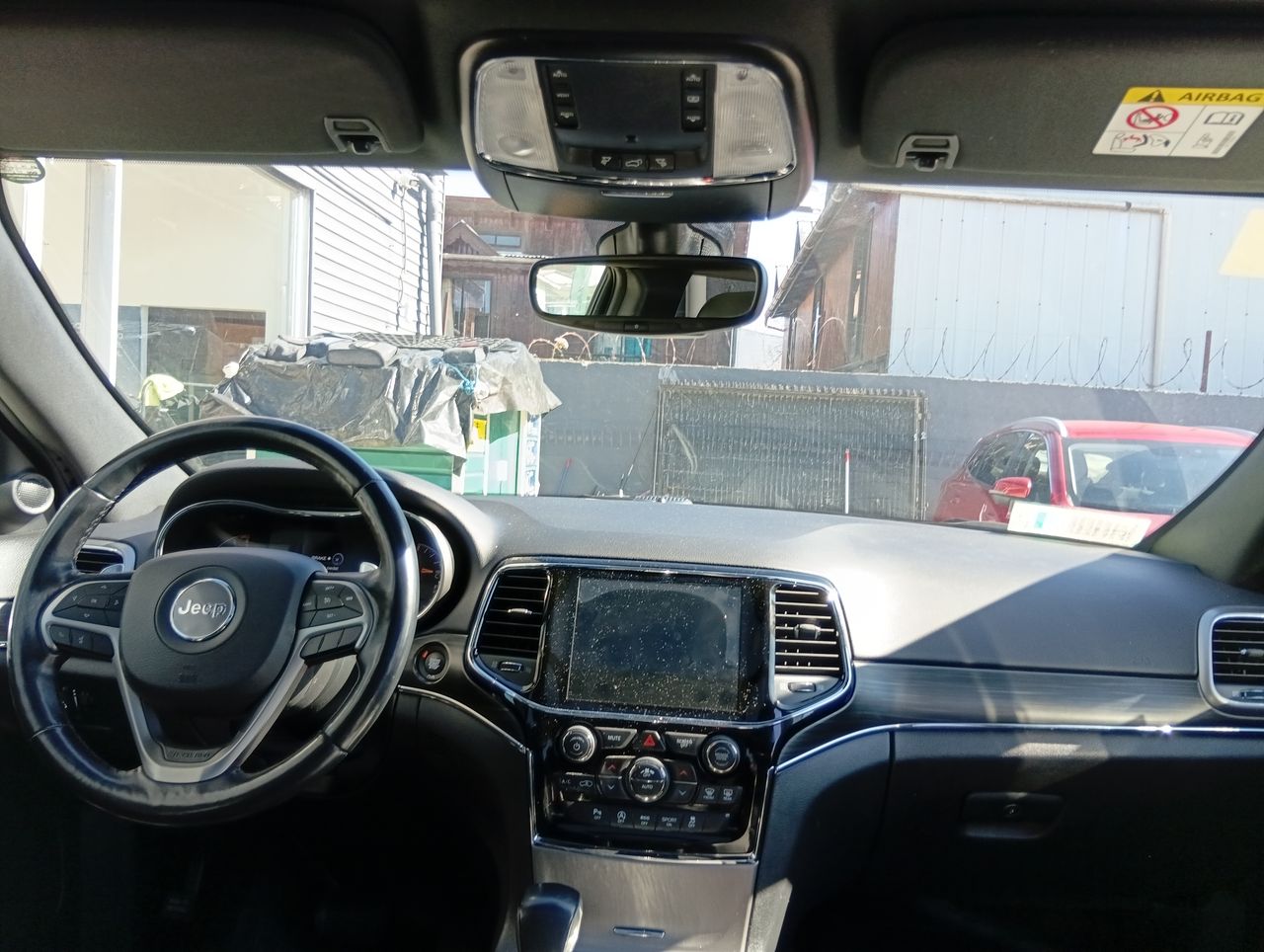 Jeep Grand Cherokee — foto 8 de 28