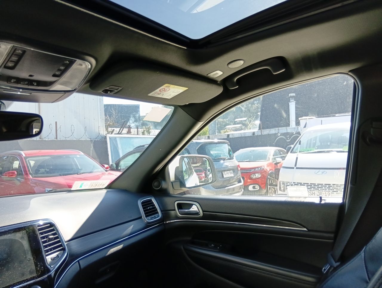 Jeep Grand Cherokee — foto 9 de 28