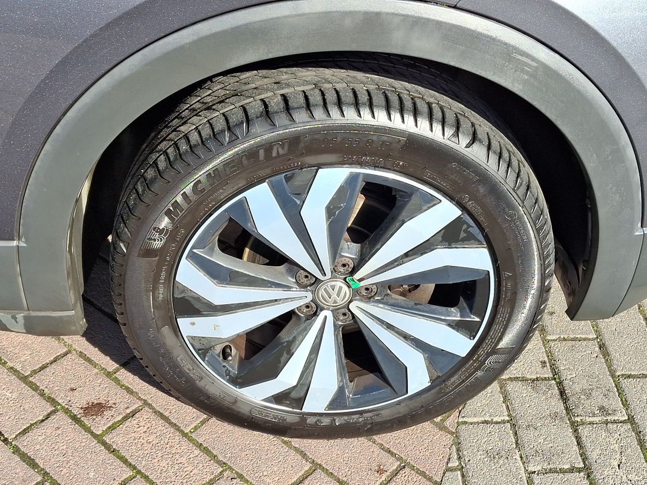 VOLKSWAGEN - 9