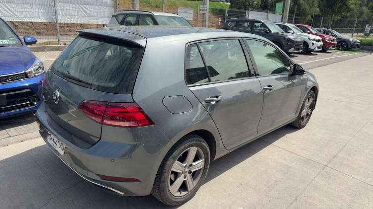 VOLKSWAGEN - 4
