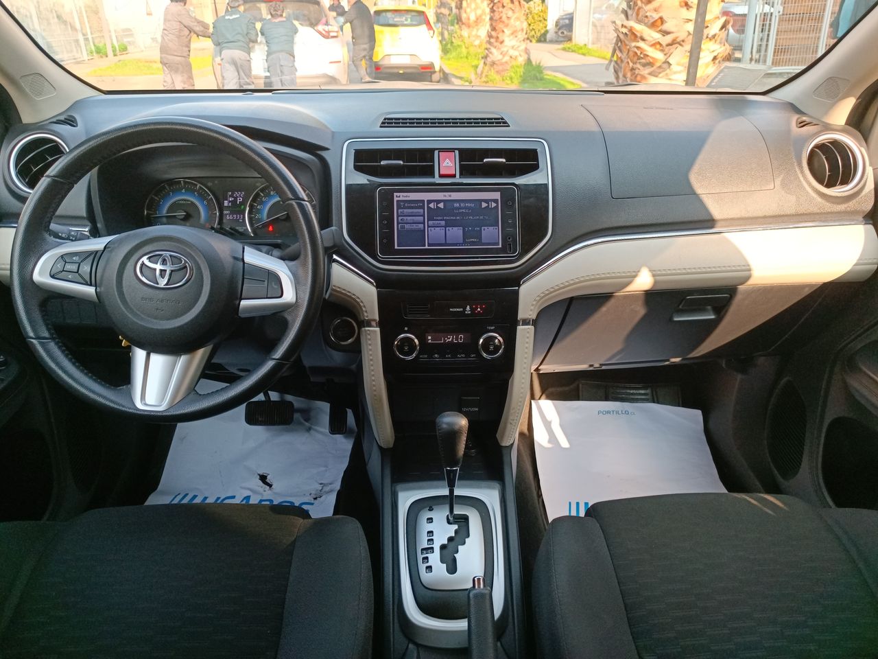 TOYOTA - 33