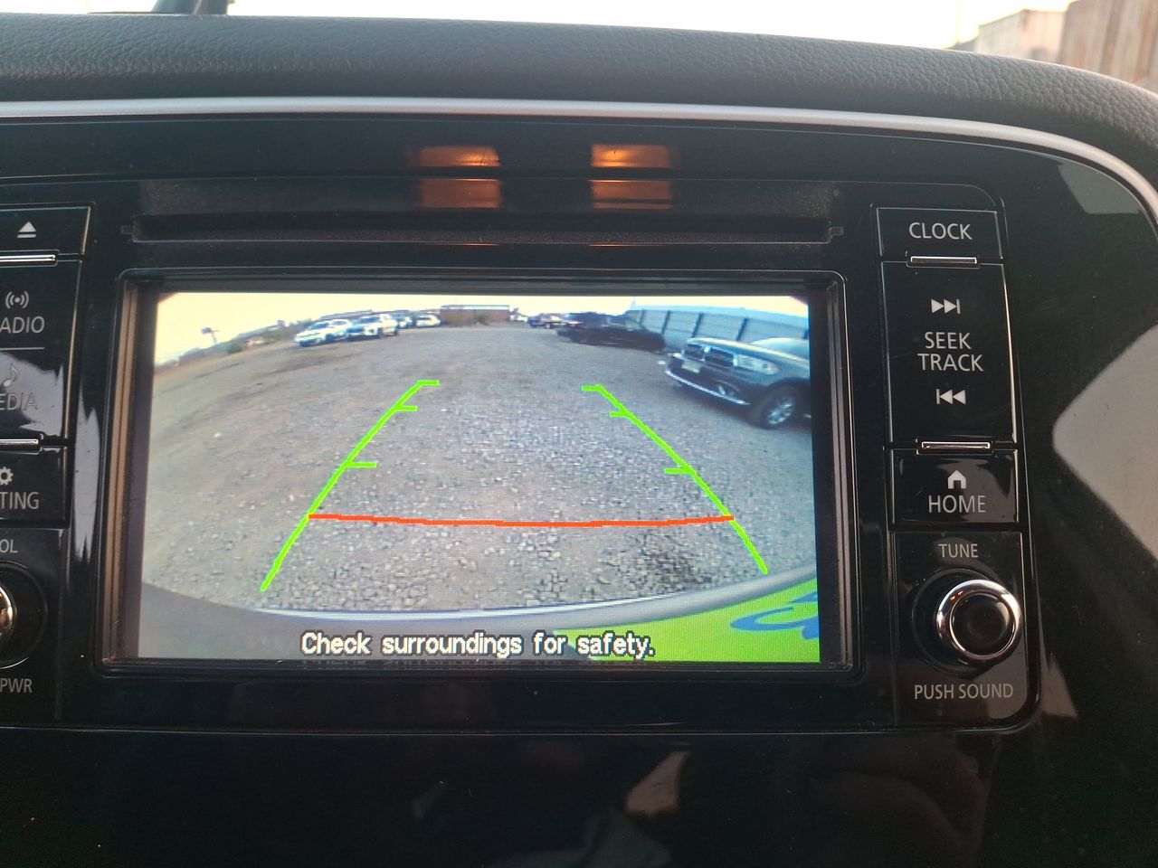 Mitsubishi Outlander — foto 20 de 23