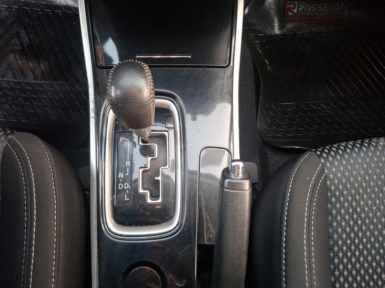 Mitsubishi Outlander — foto 22 de 23