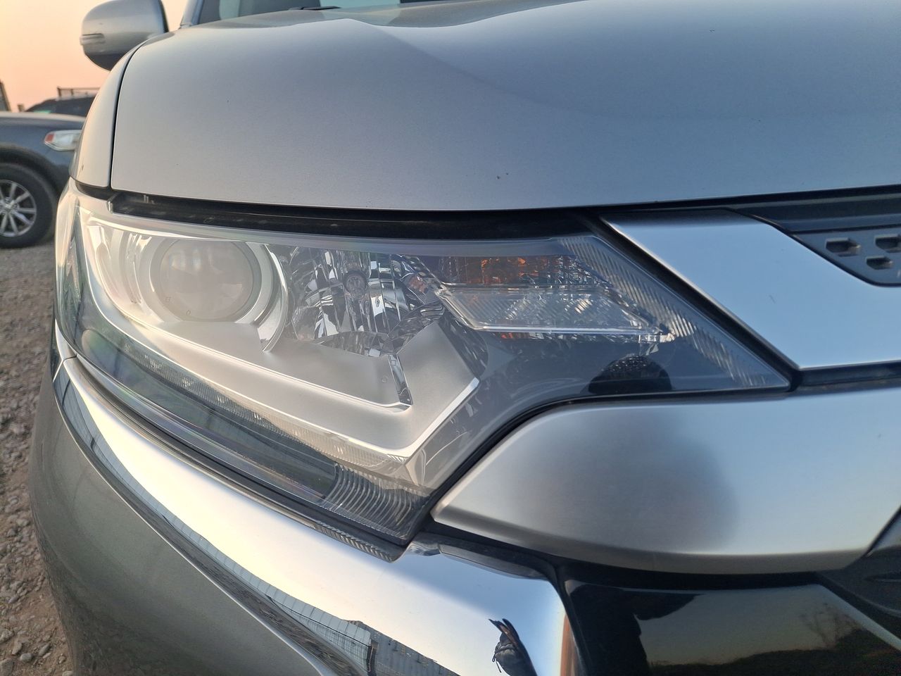 Mitsubishi Outlander — foto 11 de 23