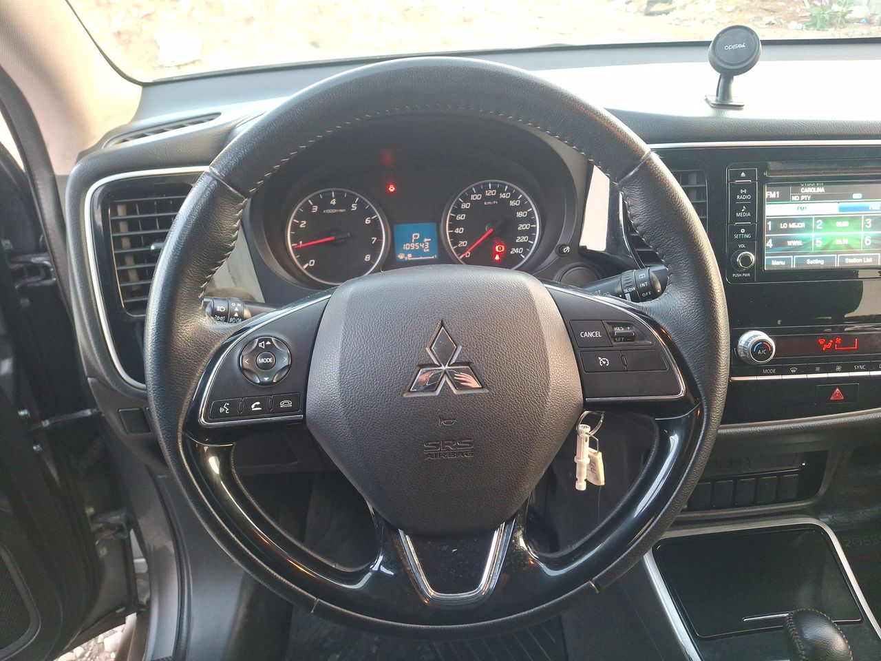 Mitsubishi Outlander — foto 16 de 23