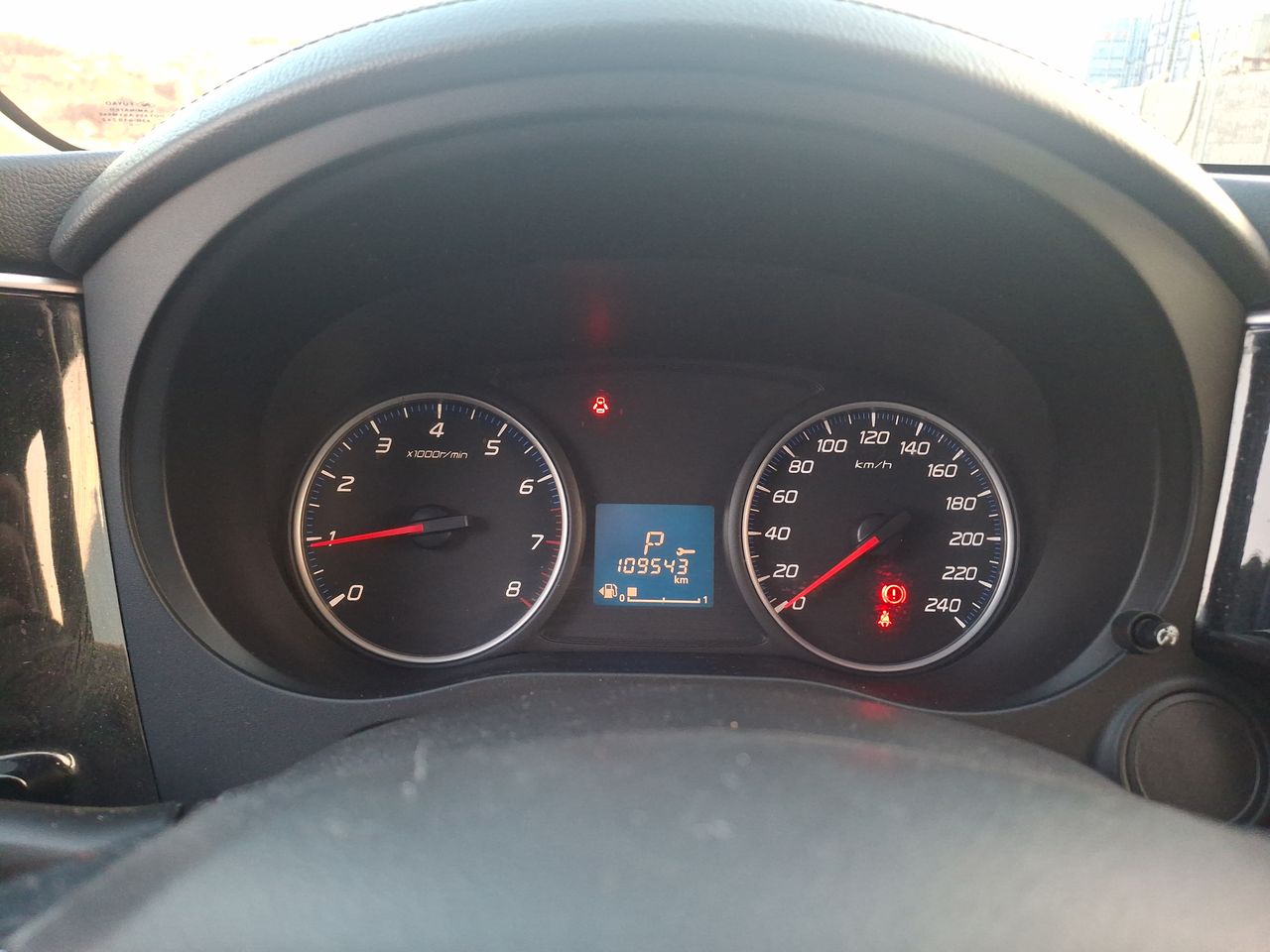 Mitsubishi Outlander — foto 18 de 23
