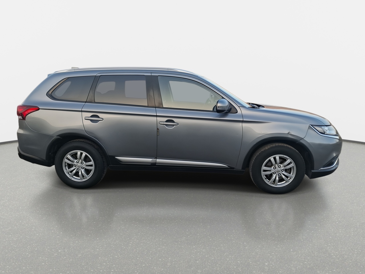 Mitsubishi Outlander — foto 9 de 31
