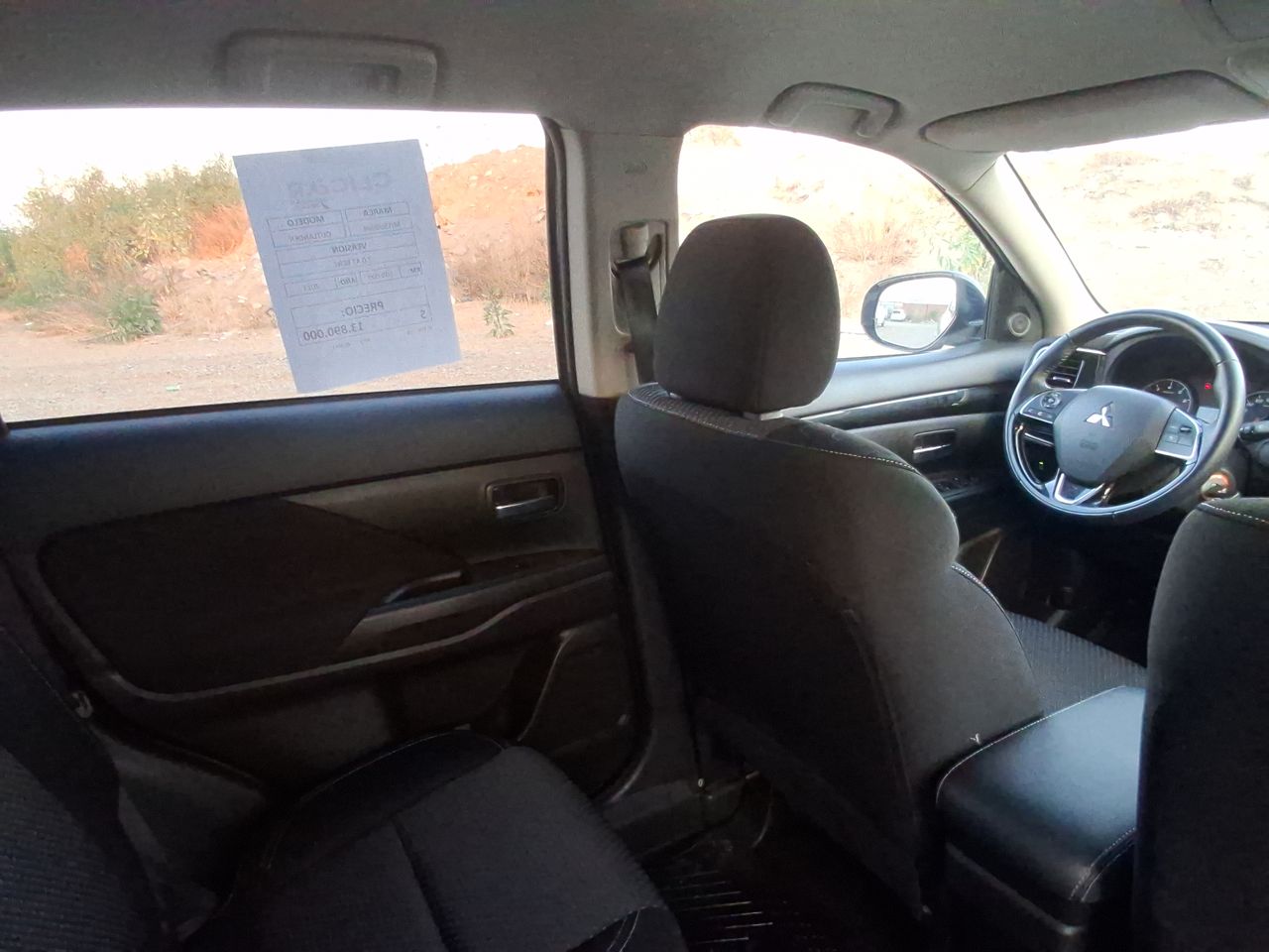 Mitsubishi Outlander — foto 8 de 23