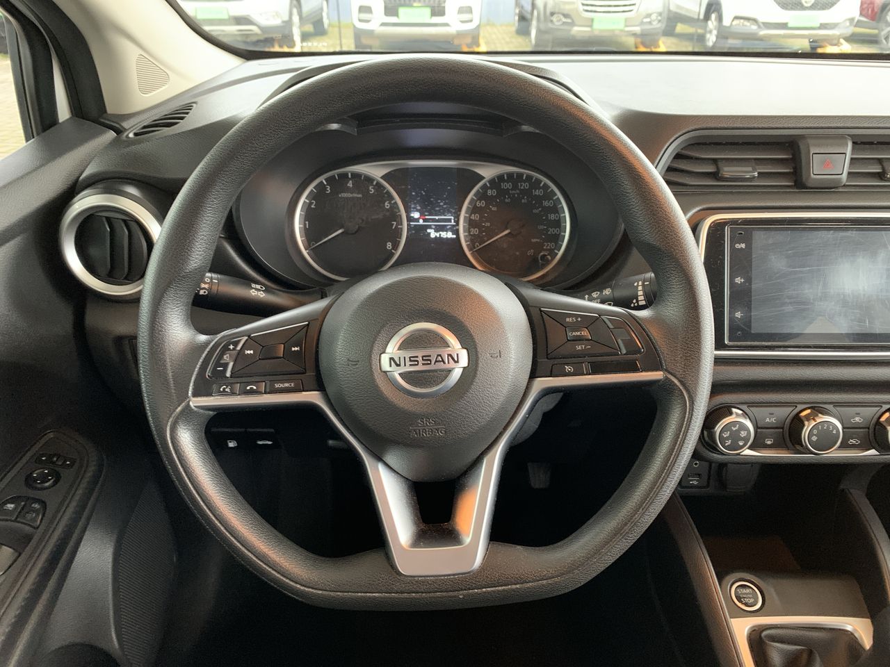 NISSAN - 24