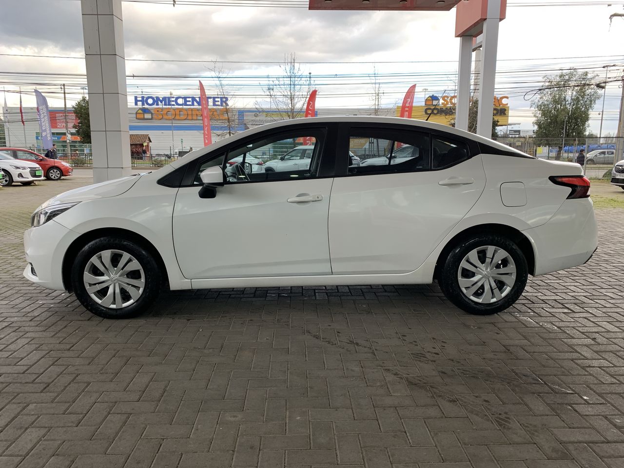 NISSAN - 4