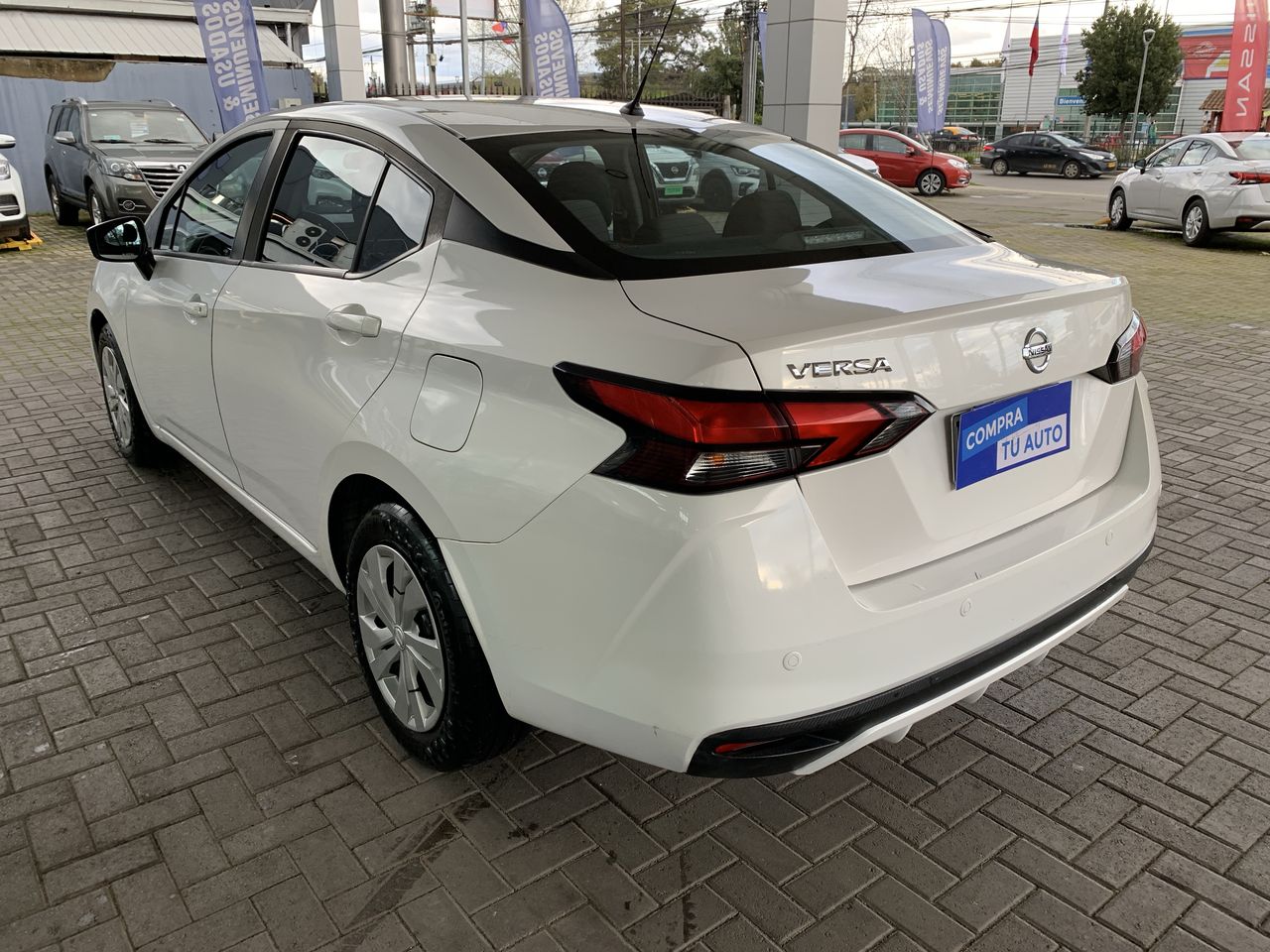 NISSAN - 5