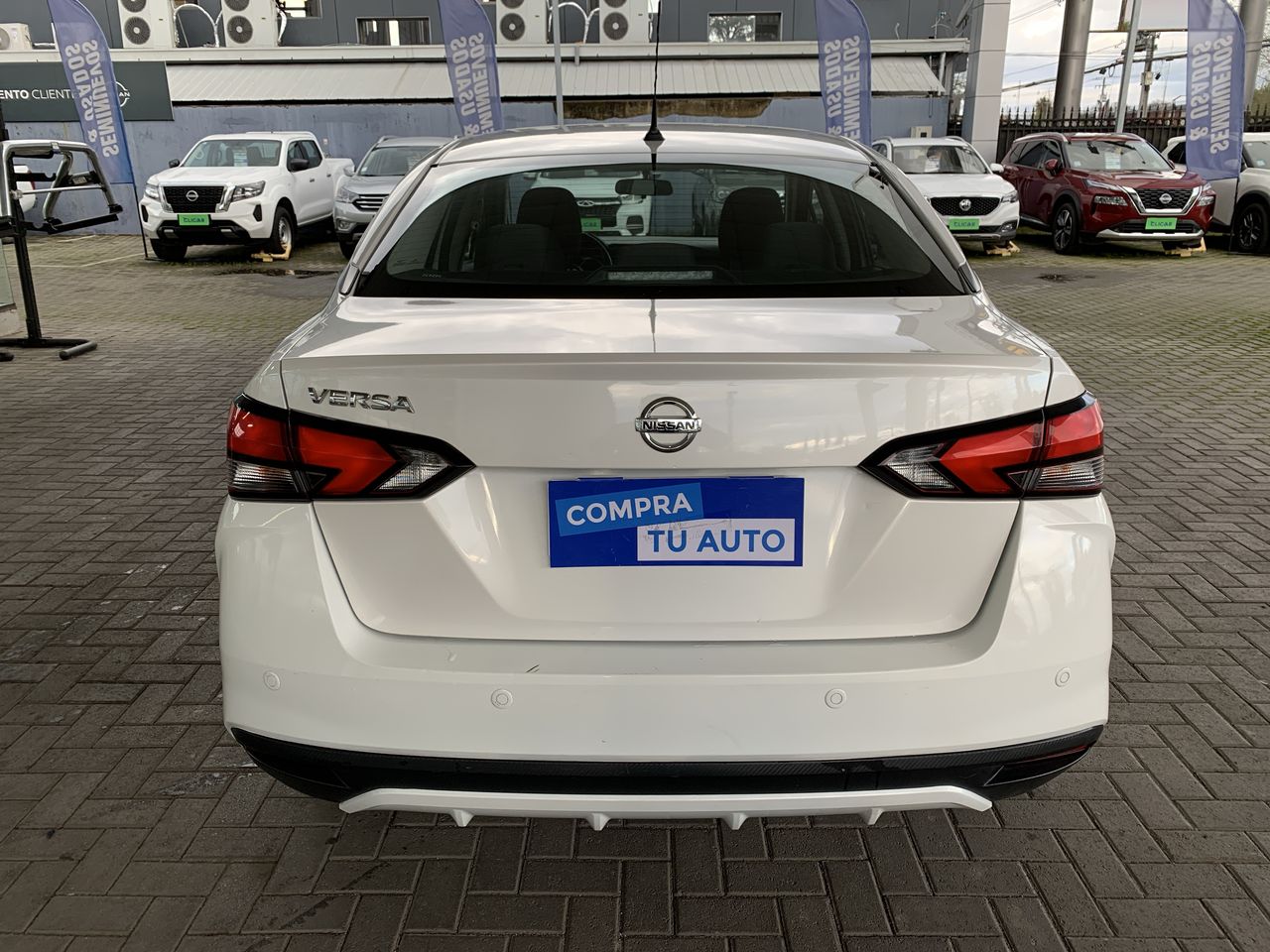 NISSAN - 6