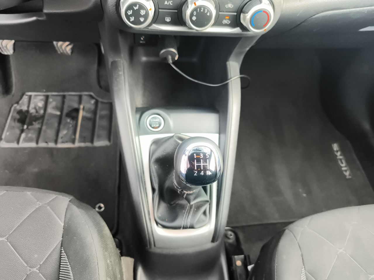 Toyota RAV4 — foto 21 de 25
