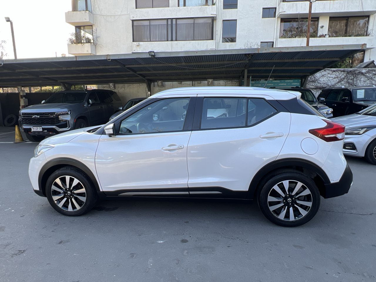 NISSAN - 4