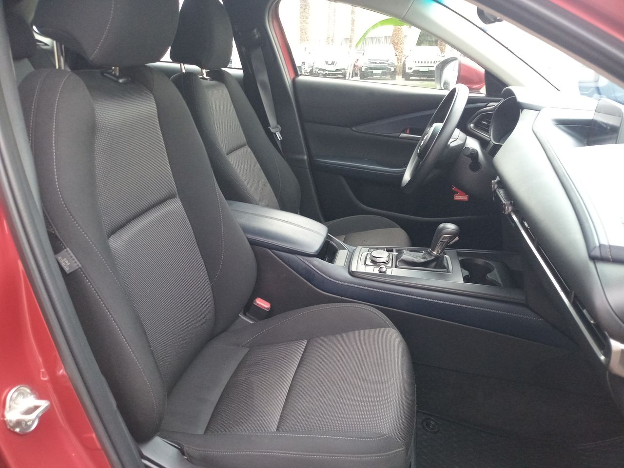 Mazda CX-30 — foto 25 de 27