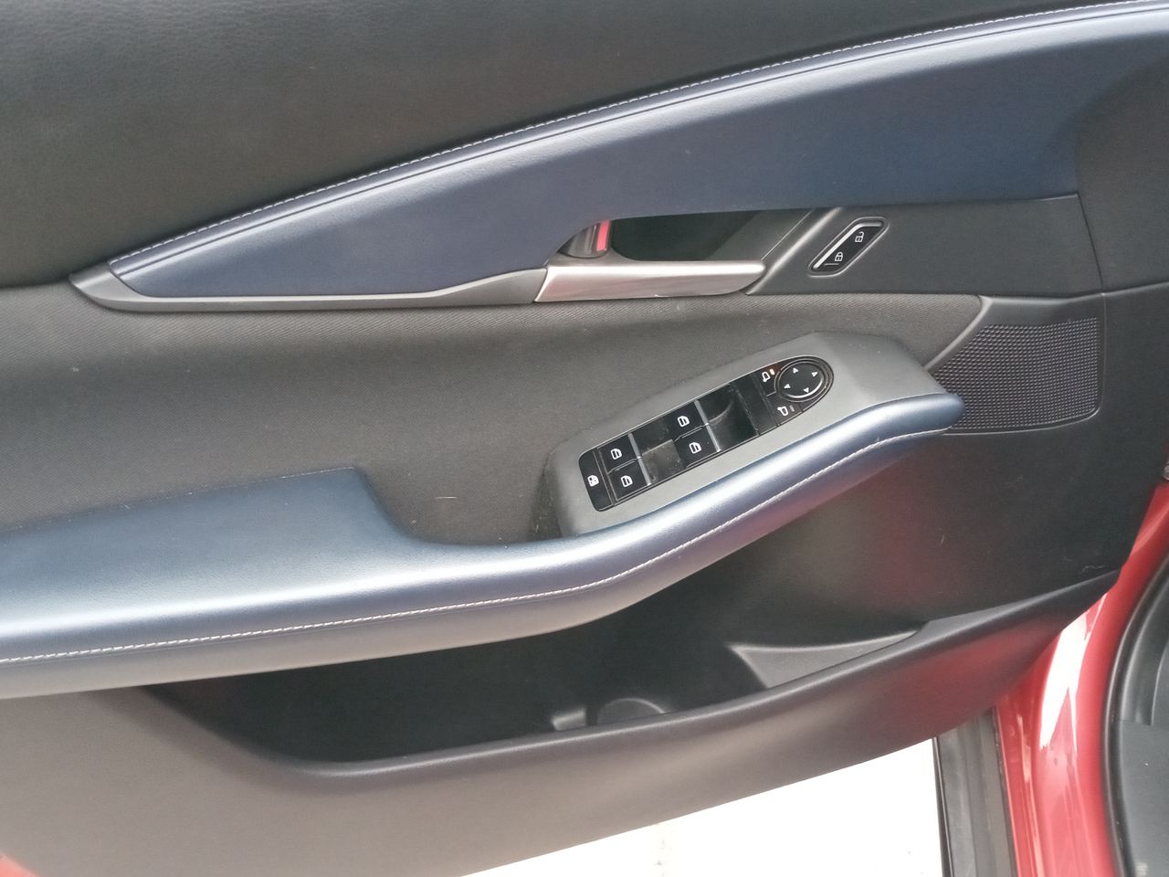 Mazda CX-30 — foto 14 de 27