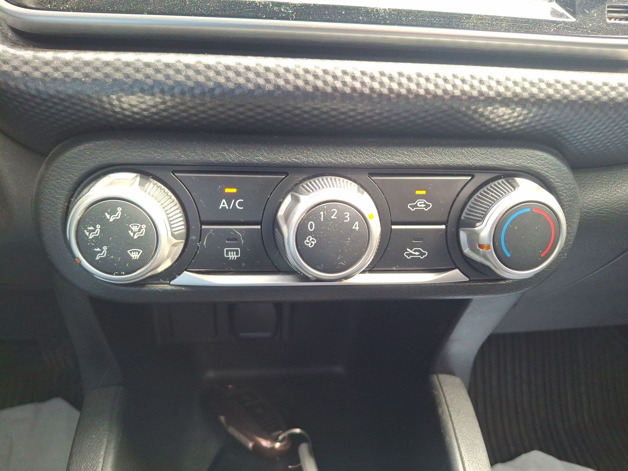 NISSAN - 27