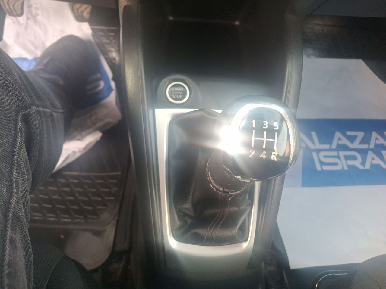 NISSAN - 27