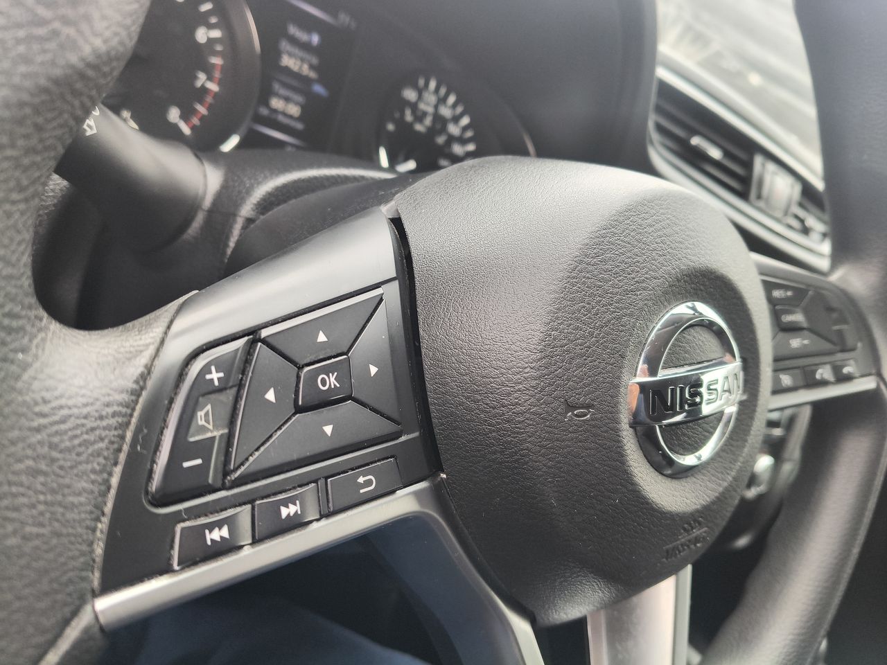 NISSAN - 15