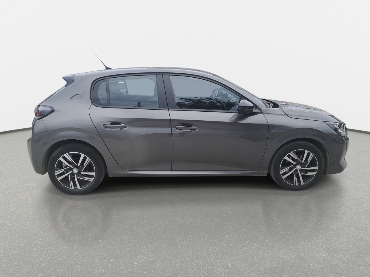 Peugeot 208 — foto 9 de 26