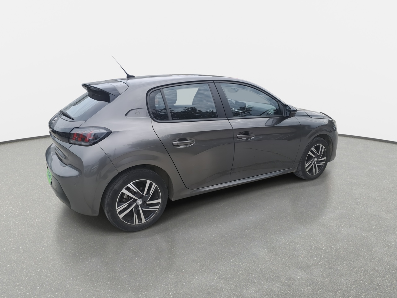 Peugeot 208 — foto 8 de 26