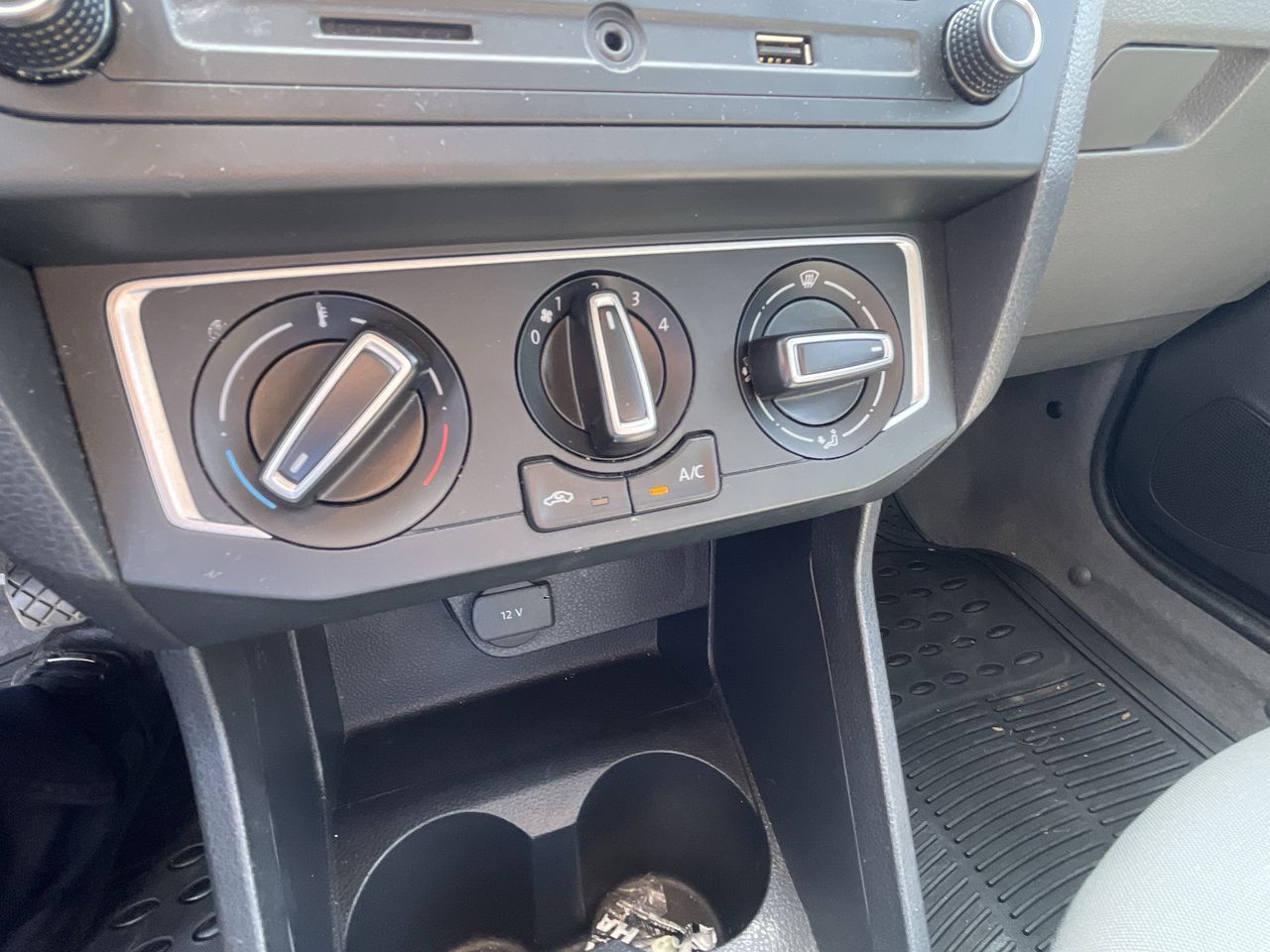 VOLKSWAGEN - 28