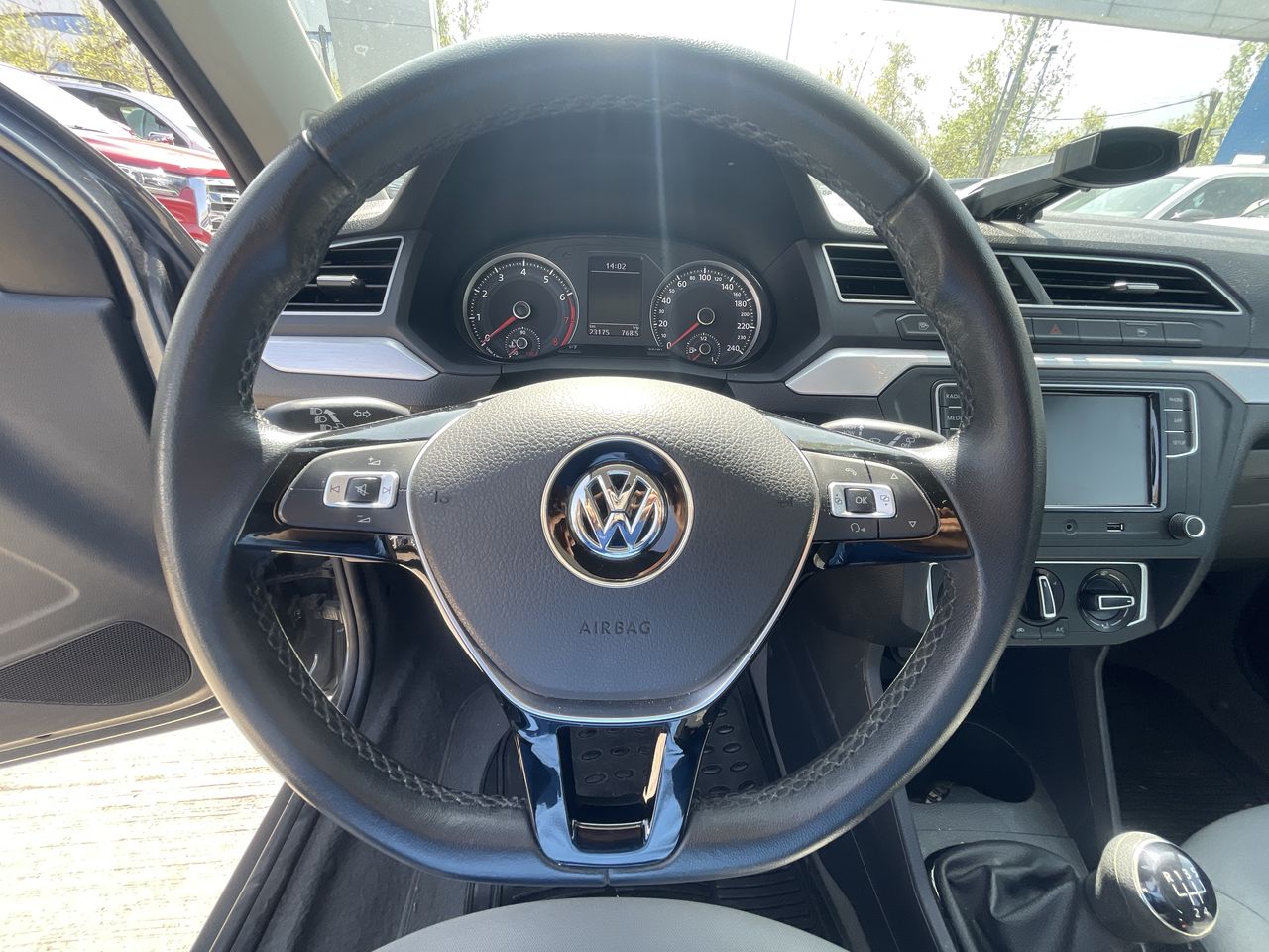 VOLKSWAGEN - 23