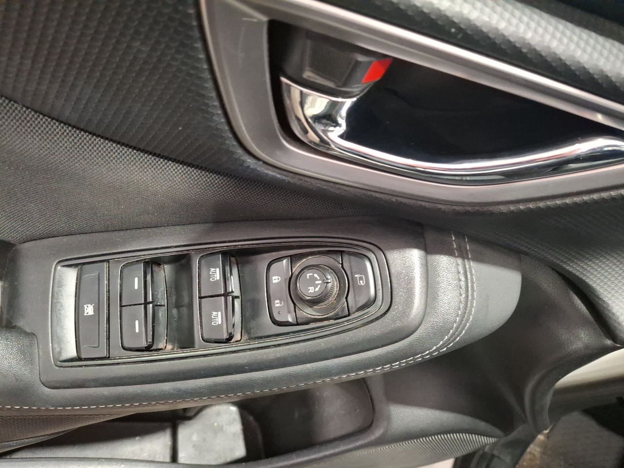 Subaru Forester — foto 15 de 28