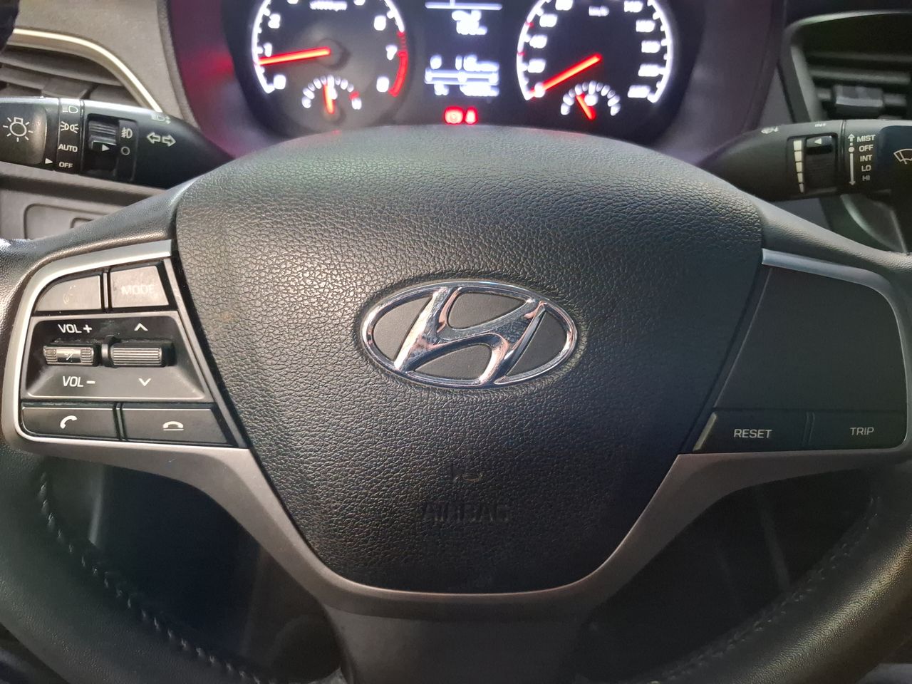 HYUNDAI - 27