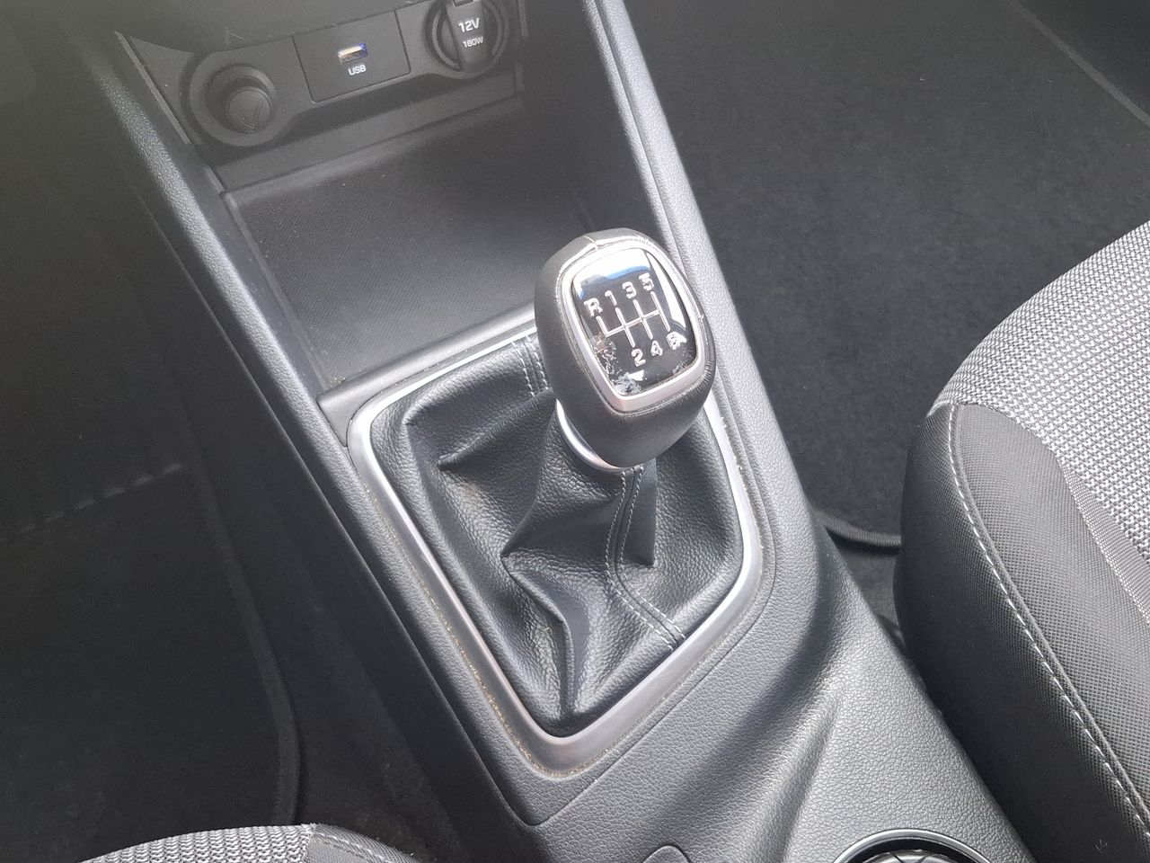 HYUNDAI - 32