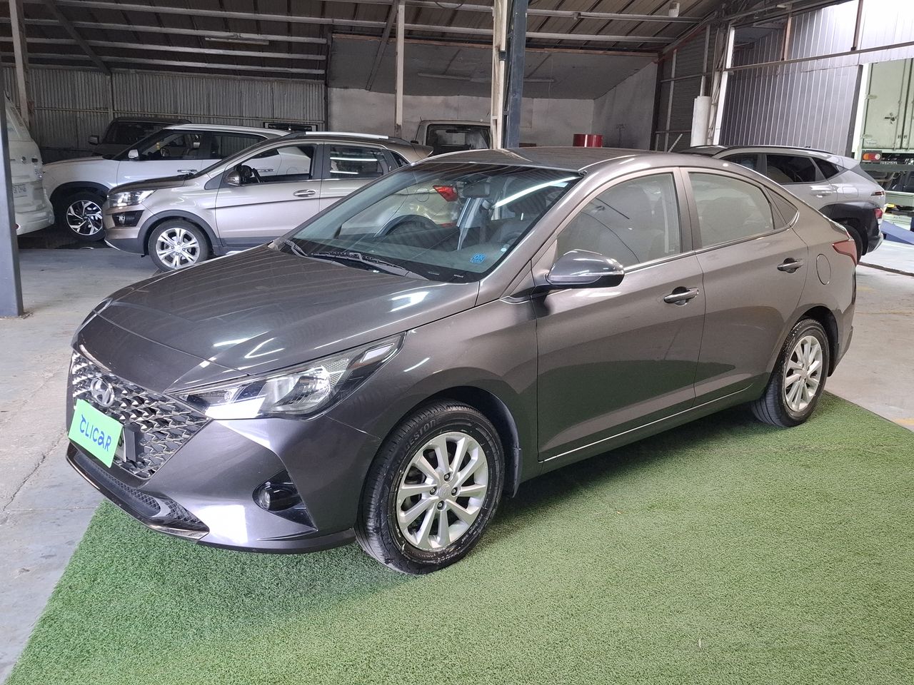 HYUNDAI - 3