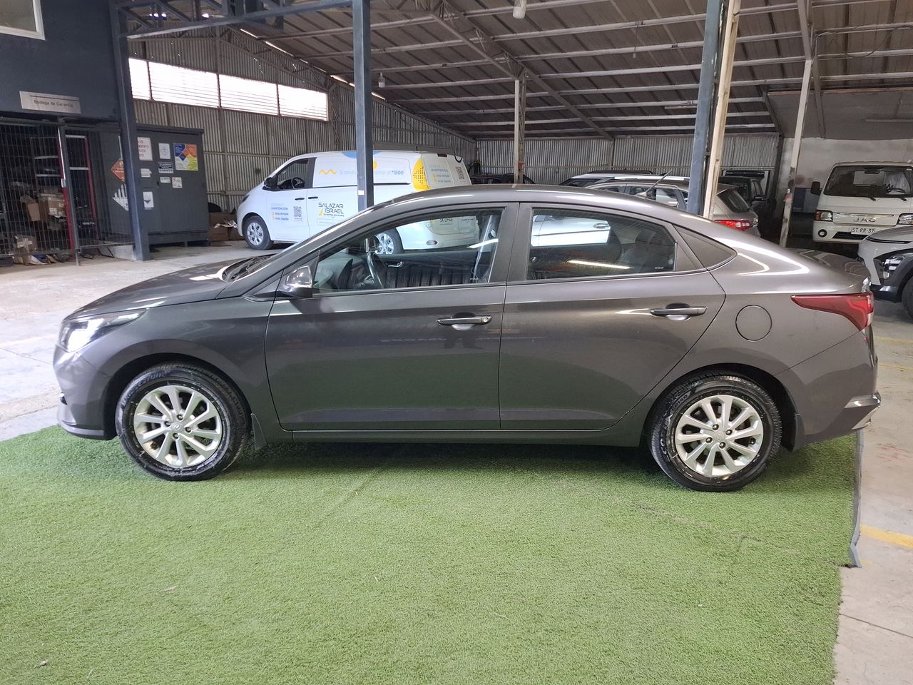 HYUNDAI - 4