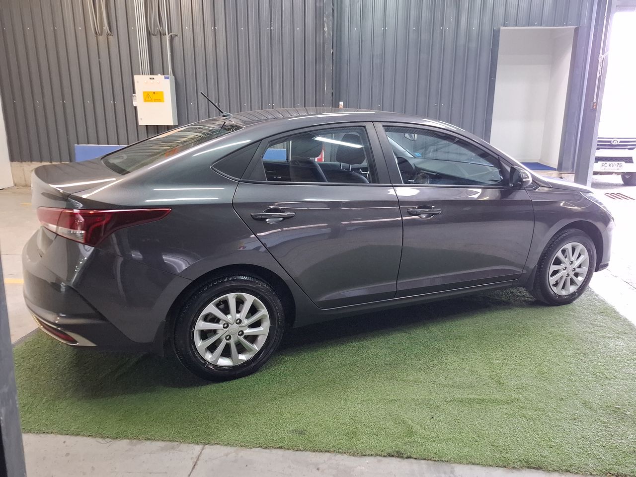 HYUNDAI - 7