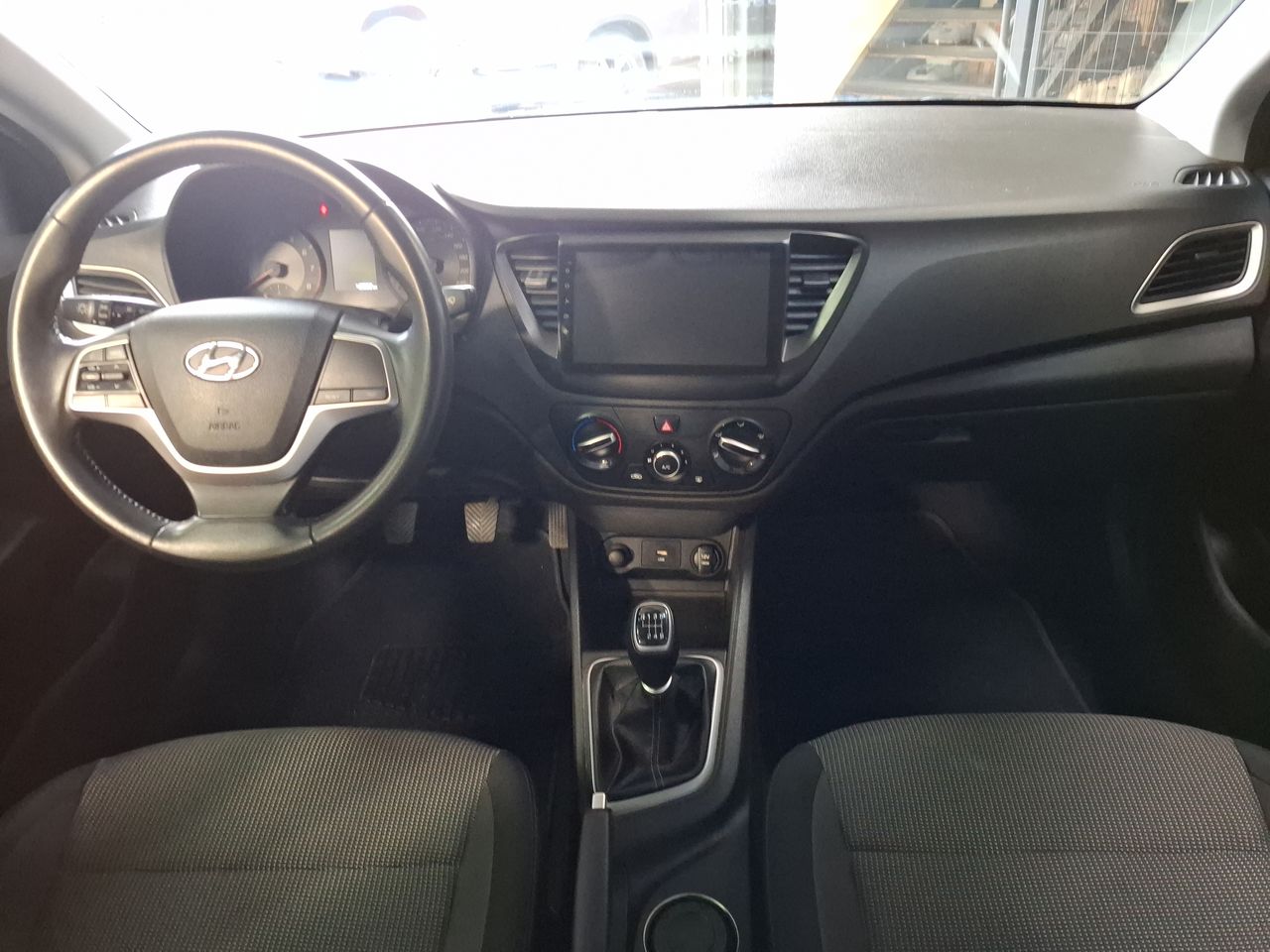 HYUNDAI - 9