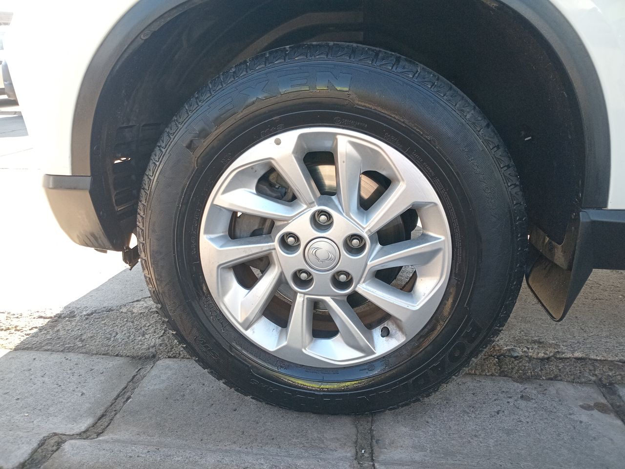 SsangYong Musso — foto 8 de 26