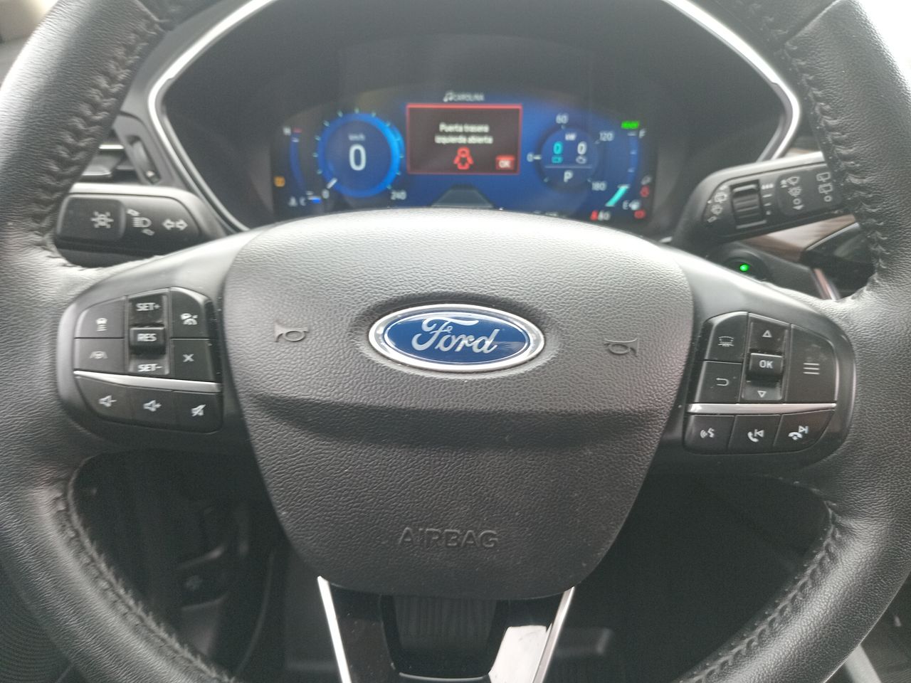 Ford Escape — foto 18 de 28
