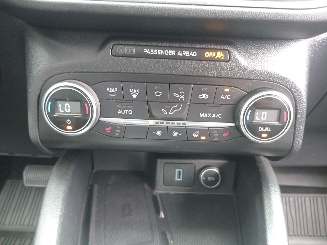 Ford Escape — foto 22 de 28