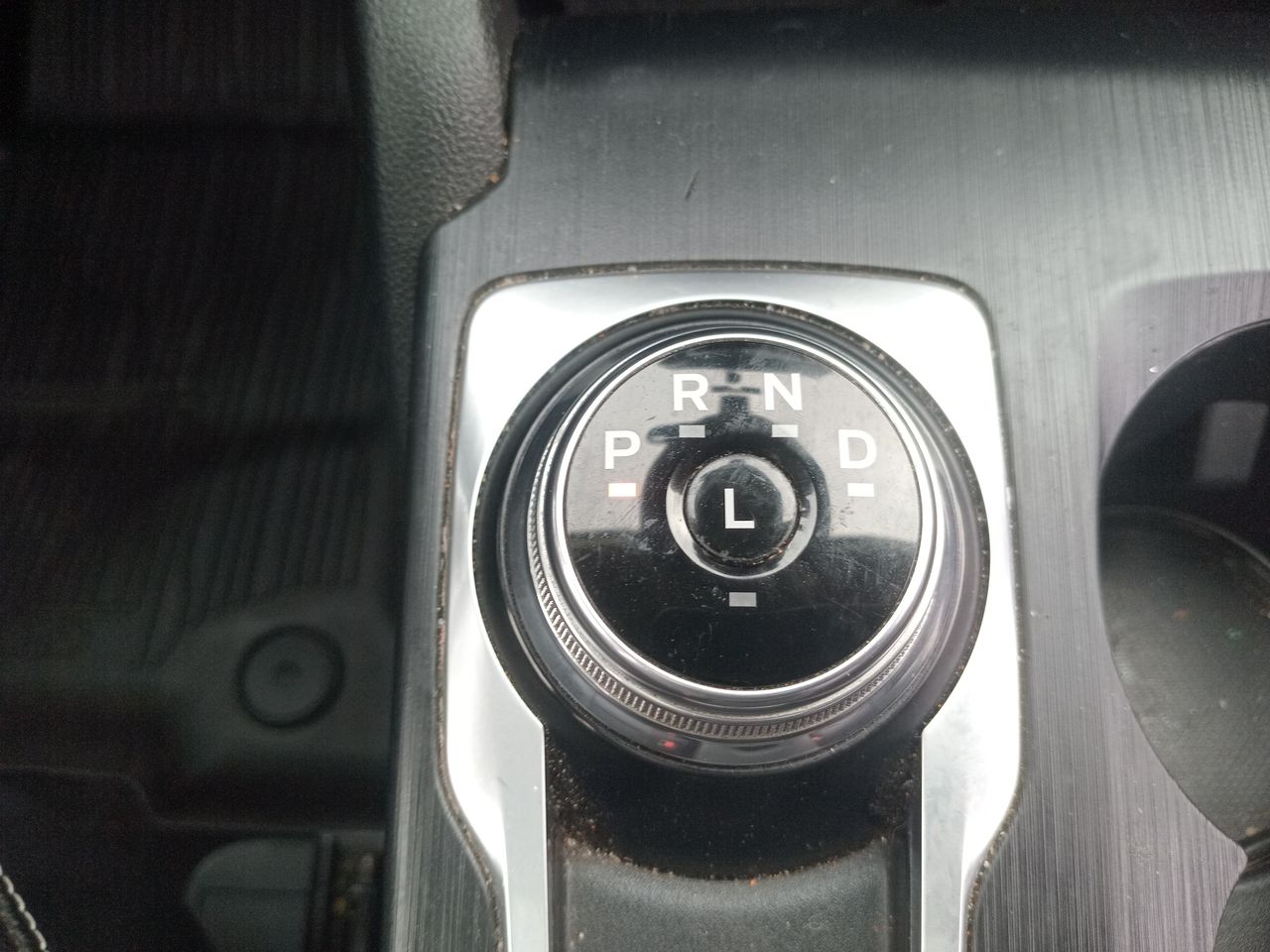 Ford Escape — foto 23 de 28