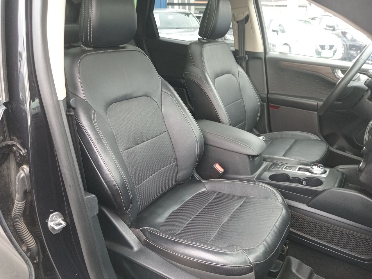 Ford Escape — foto 26 de 28