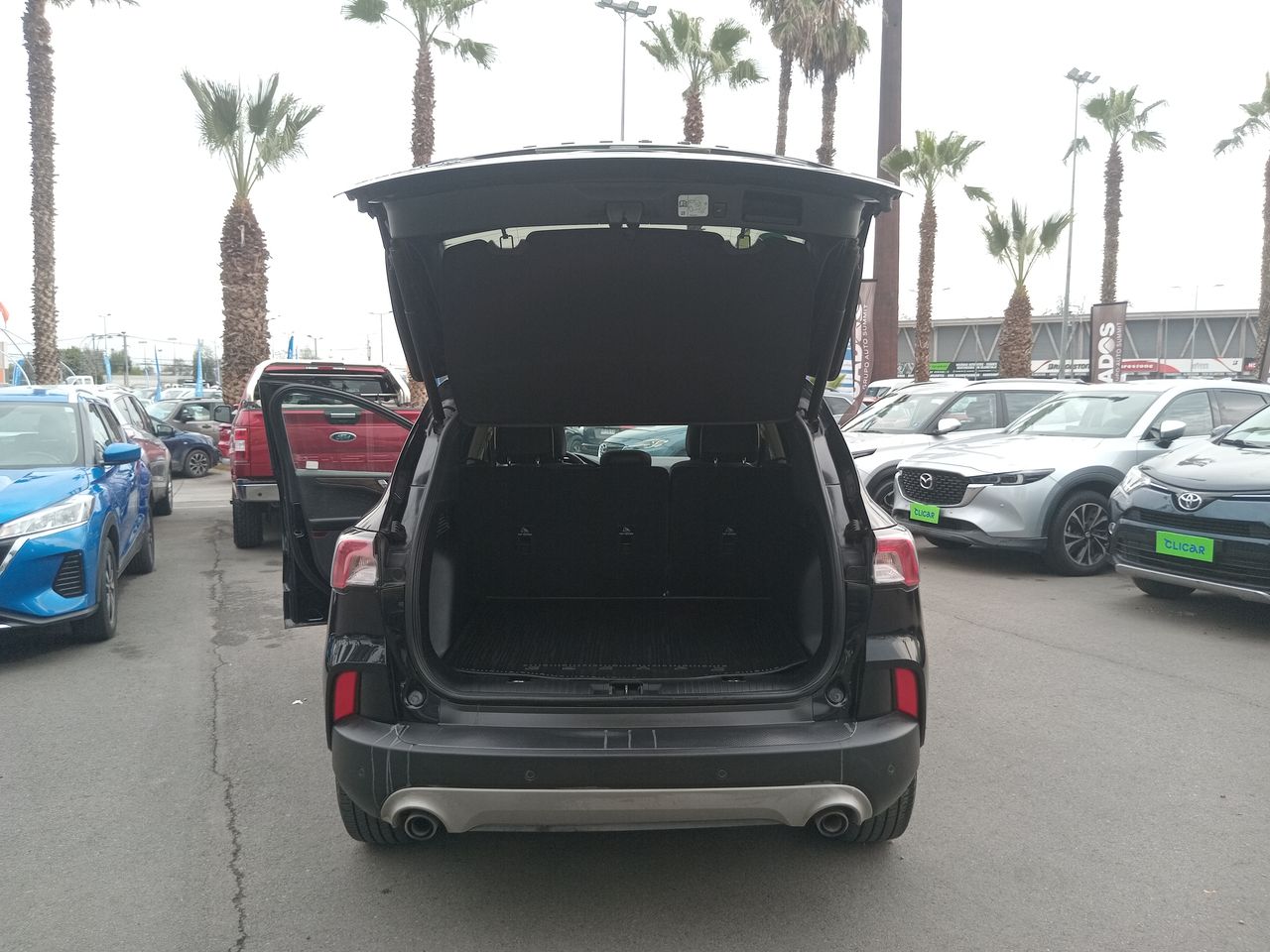 Ford Escape — foto 13 de 28