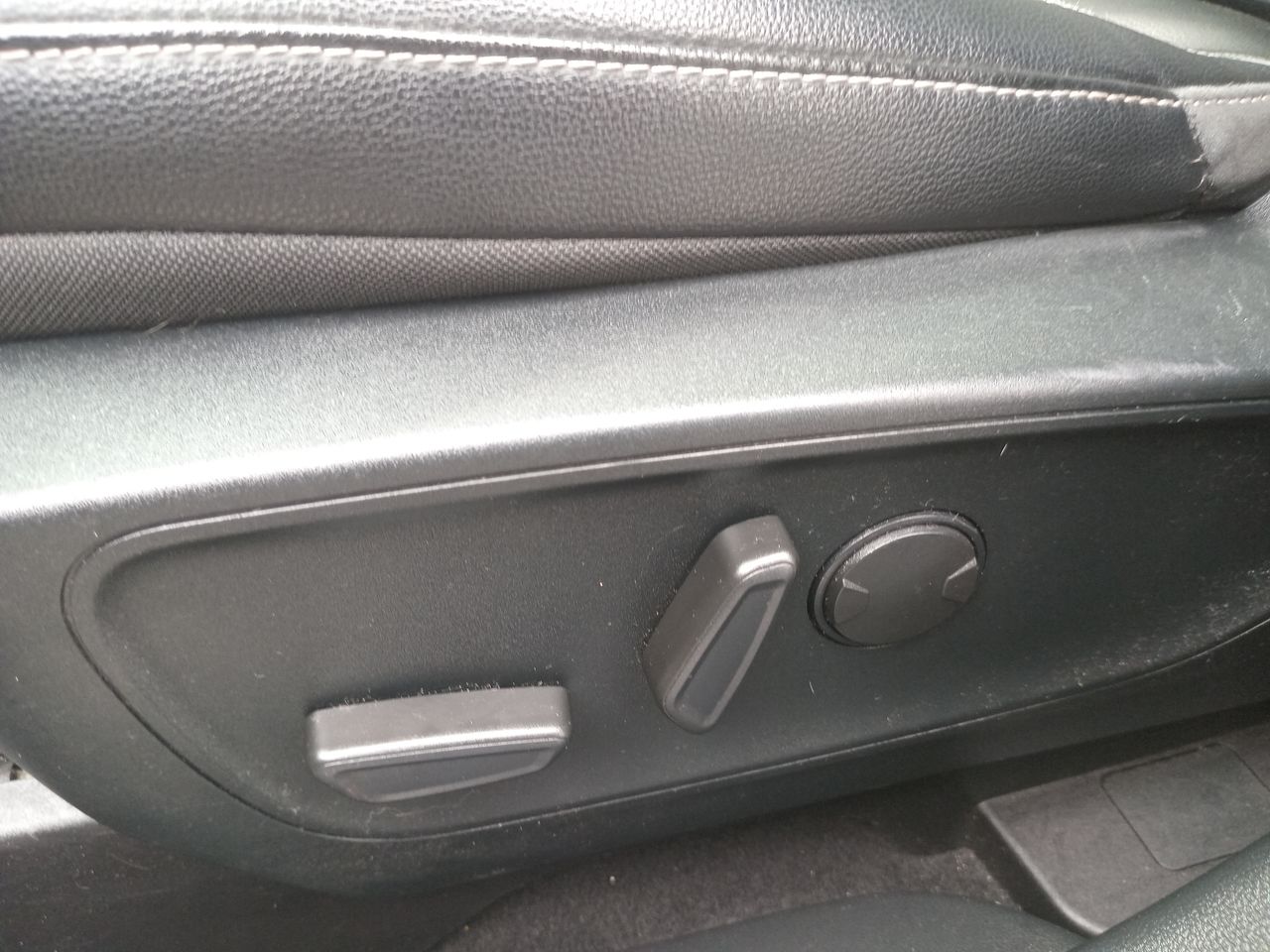 Ford Escape — foto 15 de 28