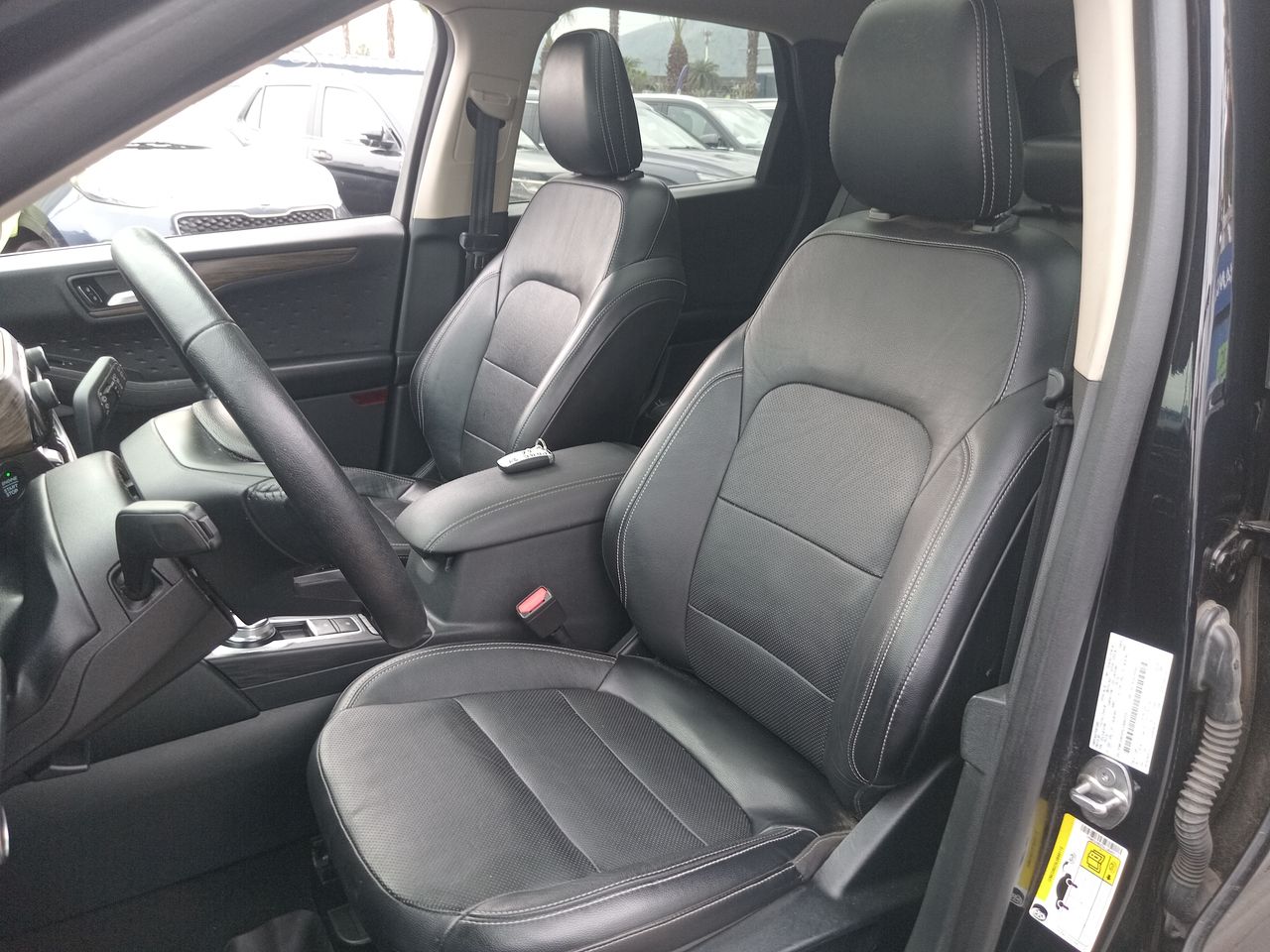 Ford Escape — foto 16 de 28