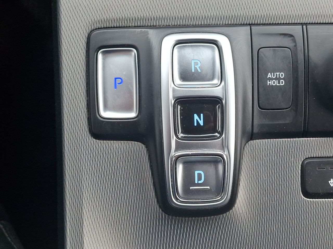 HYUNDAI - 23