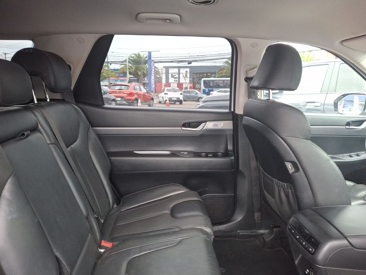 HYUNDAI - 7