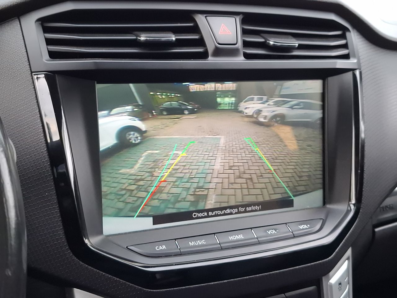 Maxus T60 — foto 21 de 26