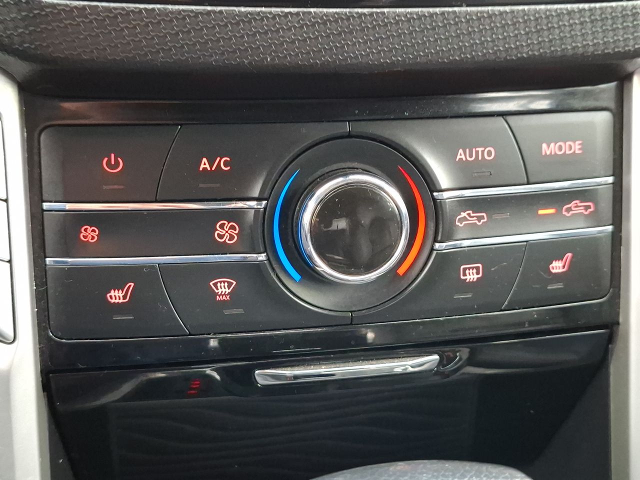 Maxus T60 — foto 22 de 26