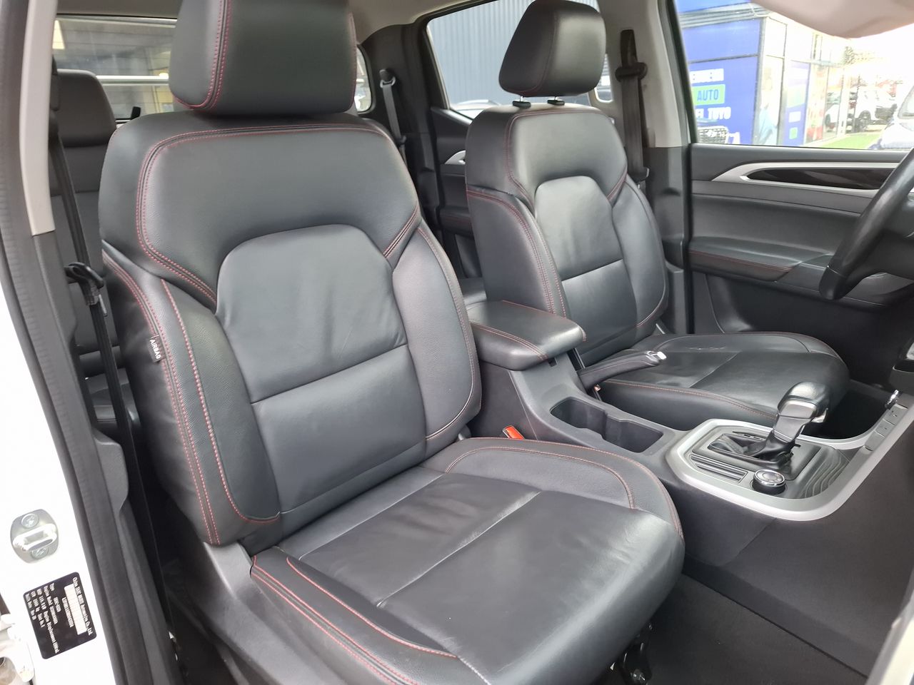 Maxus T60 — foto 25 de 26